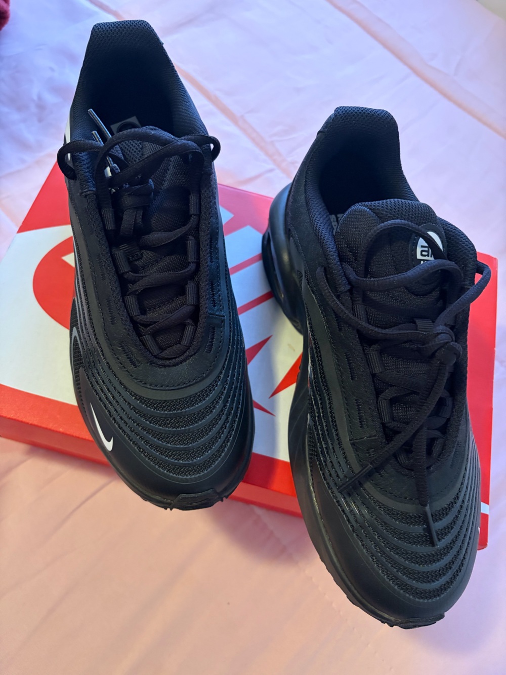 Nike Women’s Black Low-Top Athletic Sneakers